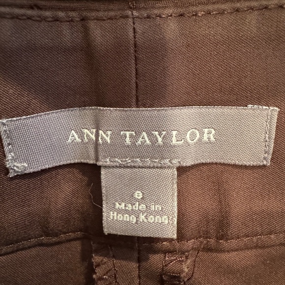 Ann Taylor brown cotton sateen crop pants with coral/pink sash belt. Size 8 - Picture 3 of 6